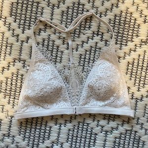 Victoria’s Secret White Lace Bralette (XS)